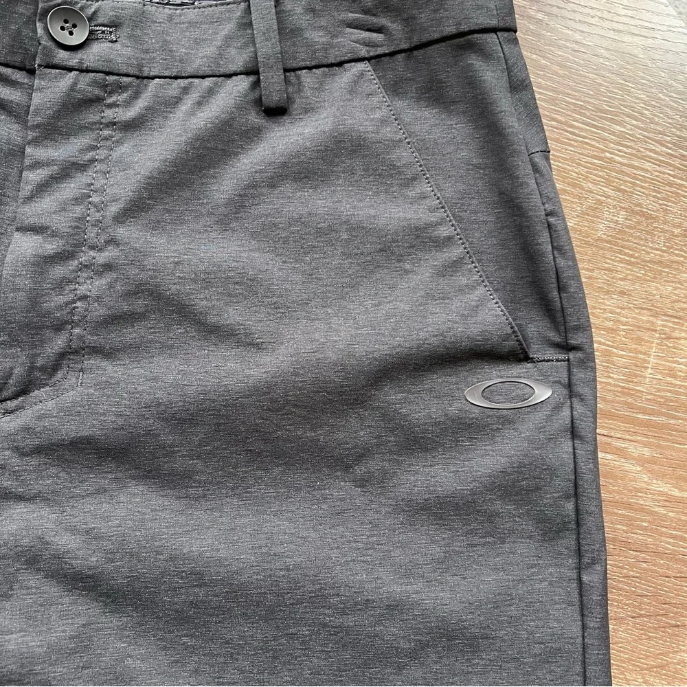 Oakley Men's Dark Grey Pro Lite Golf Shorts - Sz 34